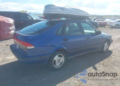 1998 Saab 900 S z USA, uszkodzony, nr VIN YS3DD55B7W2015355